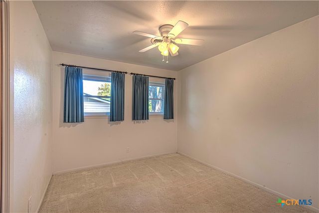 1810 N Beal Street, Belton, TX 76513