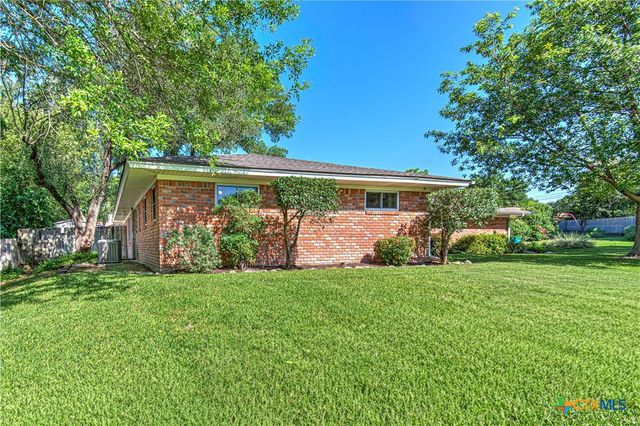 1810 N Beal Street, Belton, TX 76513