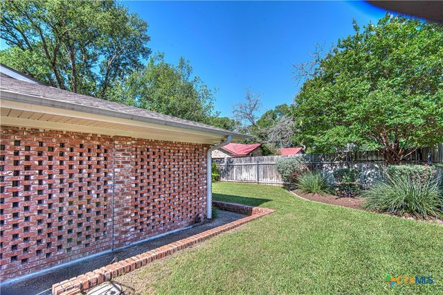 1810 N Beal Street, Belton, TX 76513