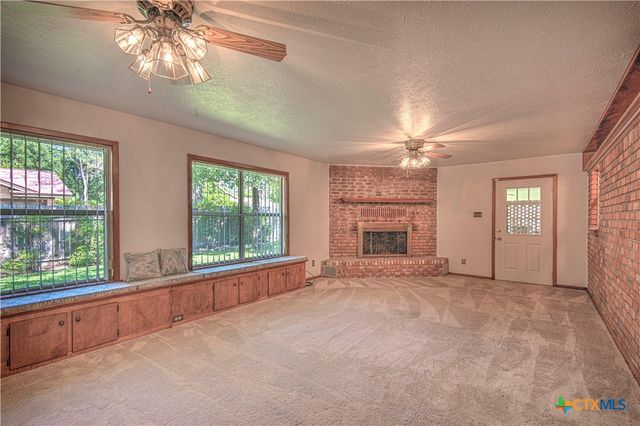 1810 N Beal Street, Belton, TX 76513