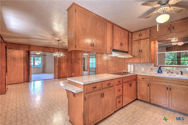 1810 N Beal Street, Belton, TX 76513
