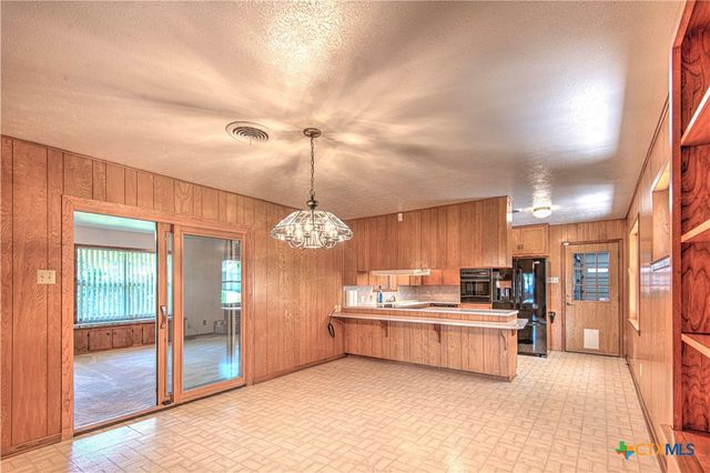 1810 N Beal Street, Belton, TX 76513