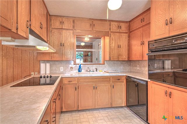 1810 N Beal Street, Belton, TX 76513