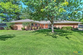 1810 N Beal Street, Belton, TX 76513
