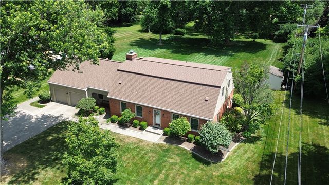 2221 Fiesta Drive, Troy, OH 45373