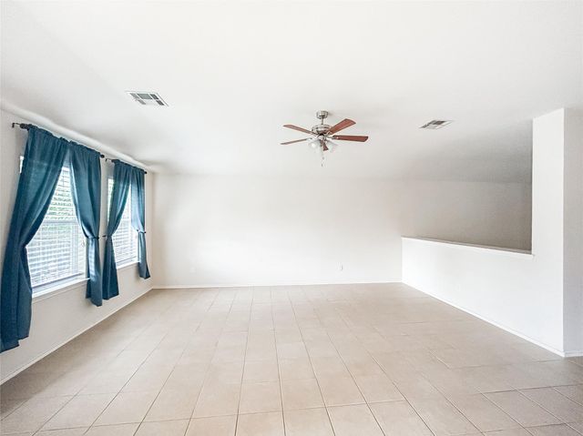 7810 Squirrel Hollow DR, Georgetown, TX 78628