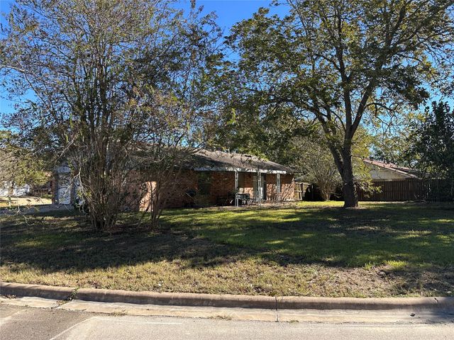 1211 W Jefferson Street, Brenham, TX 77833