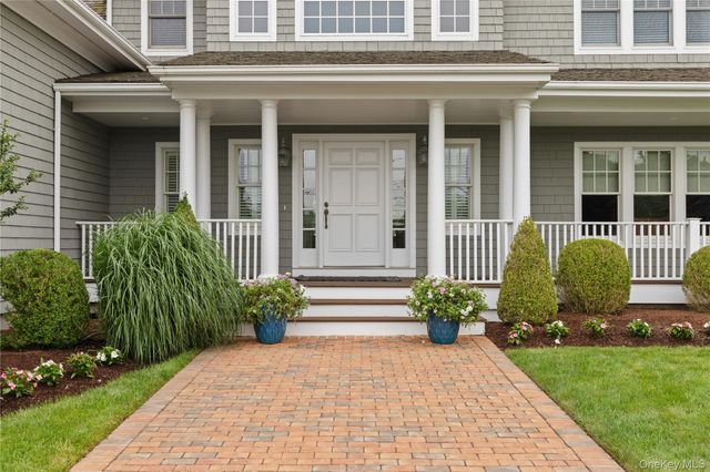 42 Jessup Lane, Westhampton Beach, NY 11978