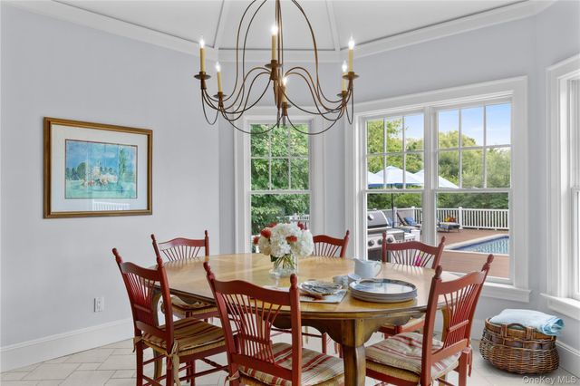 42 Jessup Lane, Westhampton Beach, NY 11978