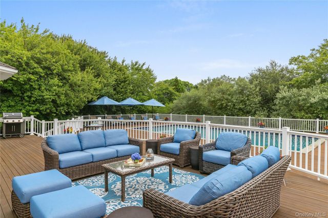 42 Jessup Lane, Westhampton Beach, NY 11978