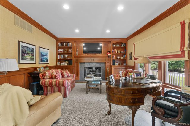 42 Jessup Lane, Westhampton Beach, NY 11978