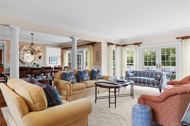 42 Jessup Lane, Westhampton Beach, NY 11978