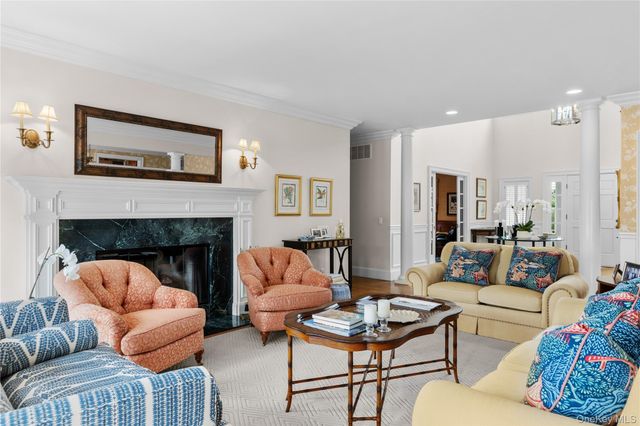 42 Jessup Lane, Westhampton Beach, NY 11978