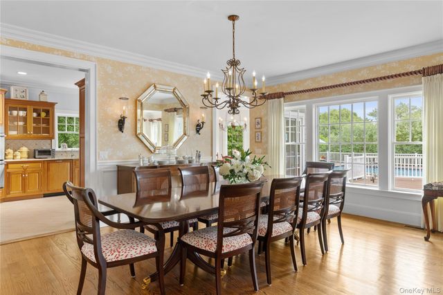 42 Jessup Lane, Westhampton Beach, NY 11978