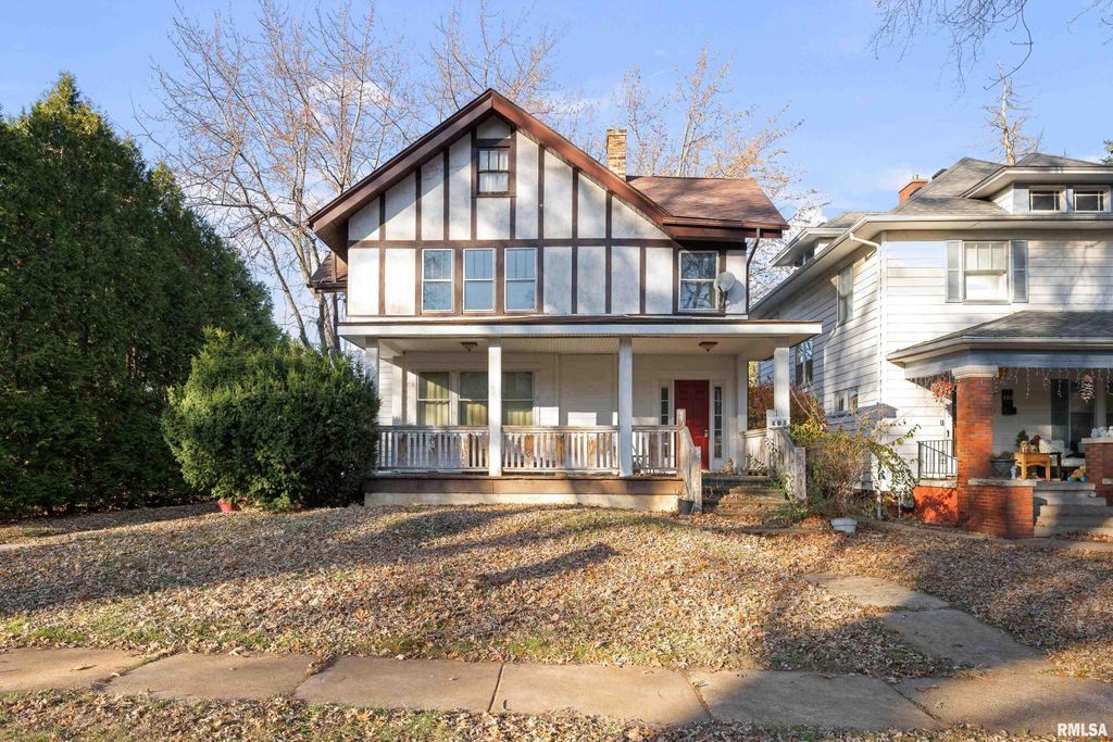 402 E RUSHOLME Street, Davenport, IA 52803