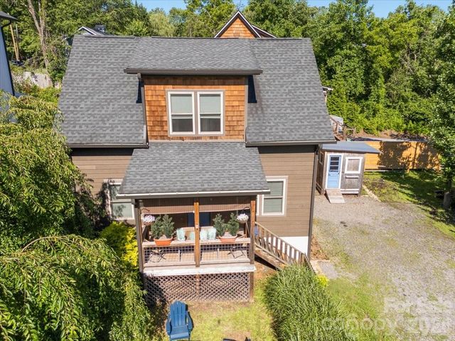 109 Portmanvilla Road, Black Mountain, NC 28711