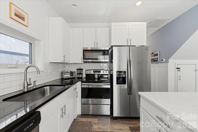 109 Portmanvilla Road, Black Mountain, NC 28711