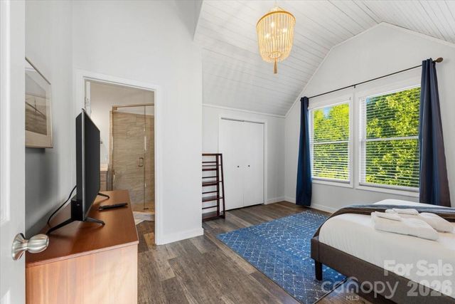 109 Portmanvilla Road, Black Mountain, NC 28711