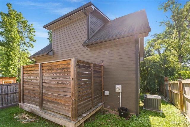 109 Portmanvilla Road, Black Mountain, NC 28711