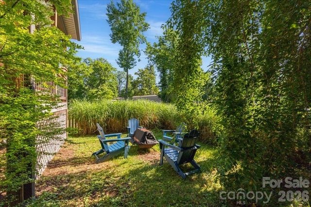 109 Portmanvilla Road, Black Mountain, NC 28711