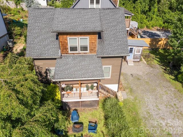 109 Portmanvilla Road, Black Mountain, NC 28711