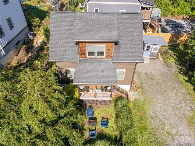 109 Portmanvilla Road, Black Mountain, NC 28711