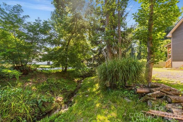 109 Portmanvilla Road, Black Mountain, NC 28711
