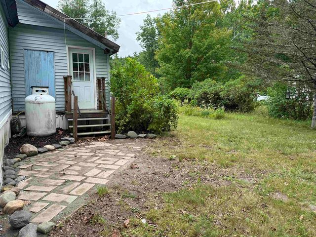 9 Village Drive, Brattleboro, VT 05301