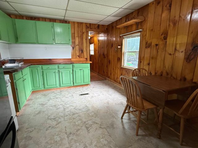 9 Village Drive, Brattleboro, VT 05301