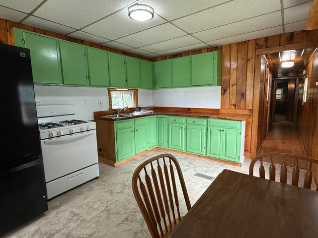9 Village Drive, Brattleboro, VT 05301