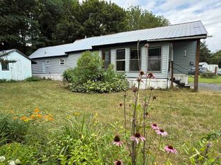 9 Village Drive, Brattleboro, VT 05301
