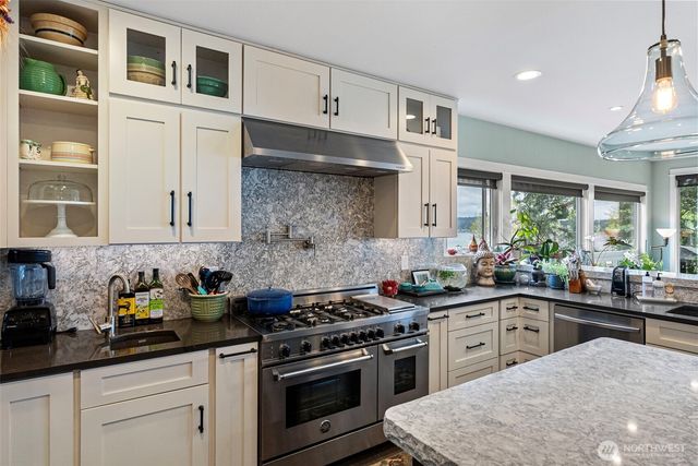 31 Pt. Fosdick Dr. NW, Gig Harbor, WA 98335