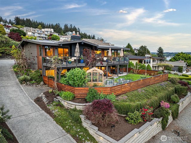 31 Pt. Fosdick Dr. NW, Gig Harbor, WA 98335