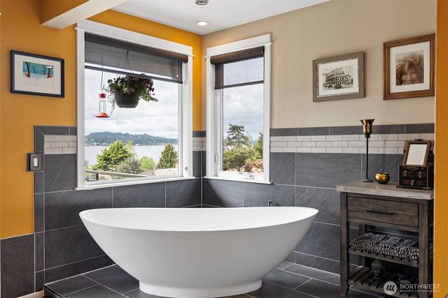 31 Pt. Fosdick Dr. NW, Gig Harbor, WA 98335