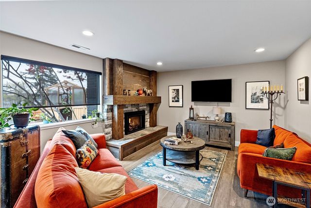 31 Pt. Fosdick Dr. NW, Gig Harbor, WA 98335