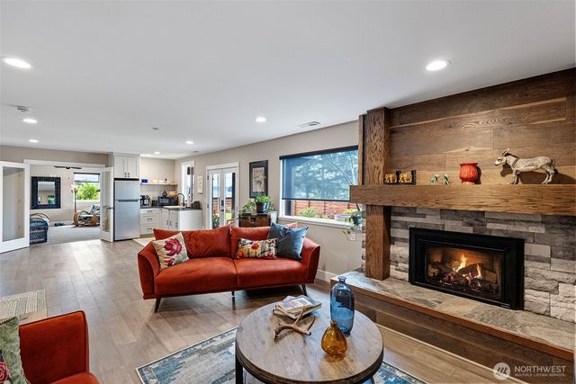 31 Pt. Fosdick Dr. NW, Gig Harbor, WA 98335