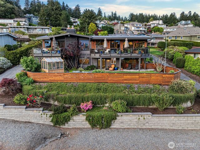 31 Pt. Fosdick Dr. NW, Gig Harbor, WA 98335