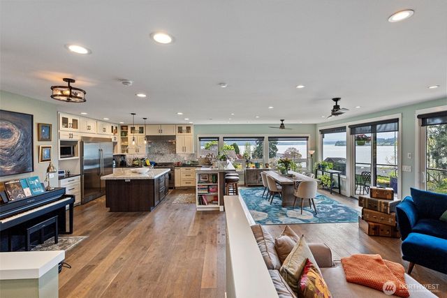 31 Pt. Fosdick Dr. NW, Gig Harbor, WA 98335