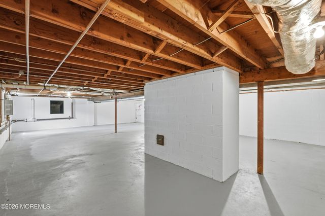 17 Church Lane, Englishtown, NJ 07726