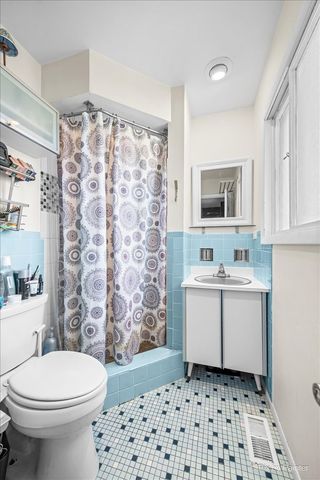 1011 S Edson Avenue, Lombard, IL 60148
