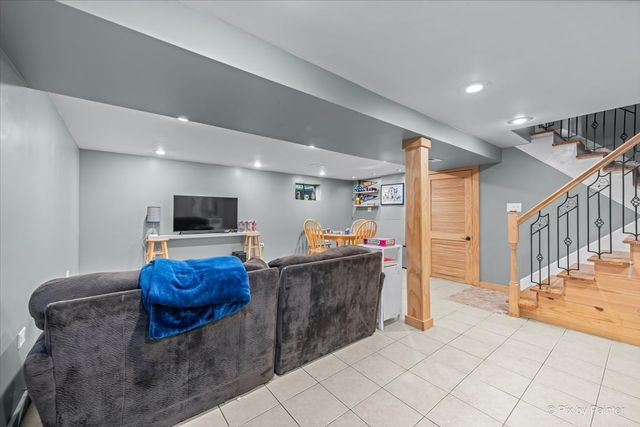 1011 S Edson Avenue, Lombard, IL 60148