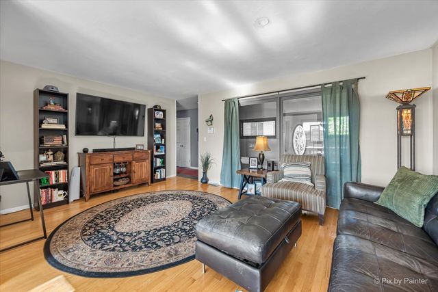 1011 S Edson Avenue, Lombard, IL 60148