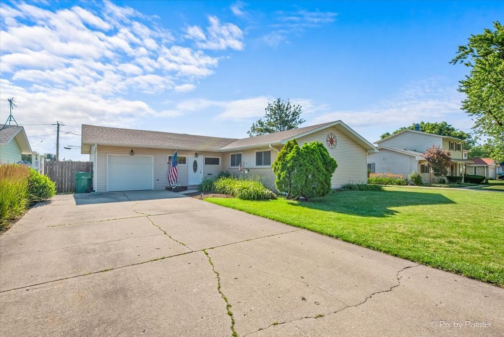 1011 S Edson Avenue, Lombard, IL 60148