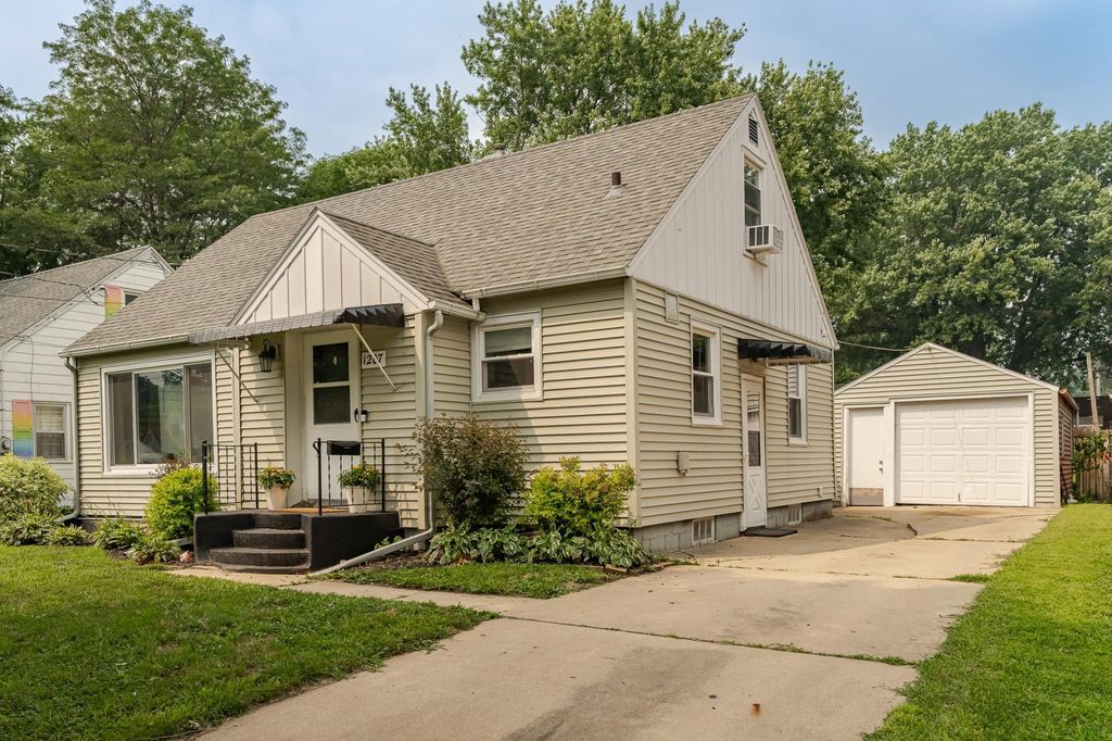 1207 7th Avenue NW, Rochester, MN 55901