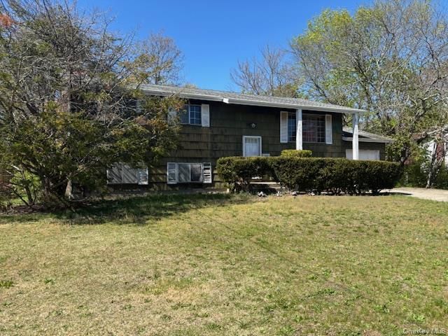 199 Ridge Road, Wheatley Heights, NY 11798
