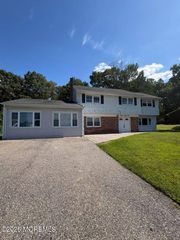 1583 Sea Island Drive, Toms River, NJ 08753