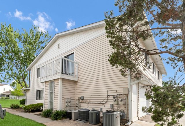 707 Sunfish Point 707, Schaumburg, IL 60194