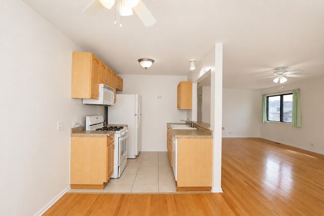 707 Sunfish Point 707, Schaumburg, IL 60194