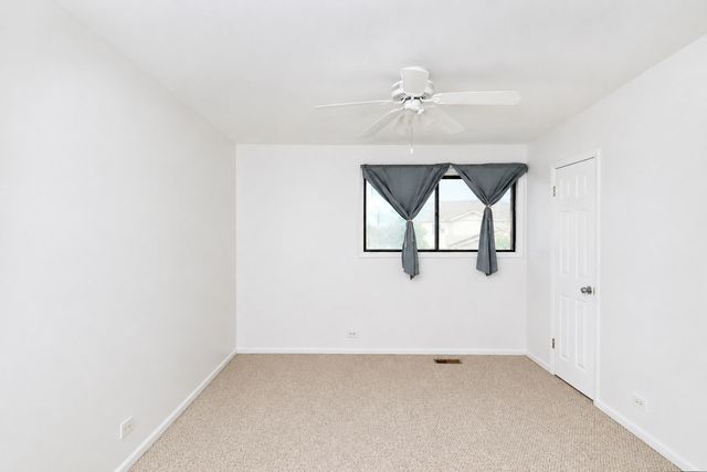 707 Sunfish Point 707, Schaumburg, IL 60194