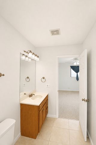 707 Sunfish Point 707, Schaumburg, IL 60194